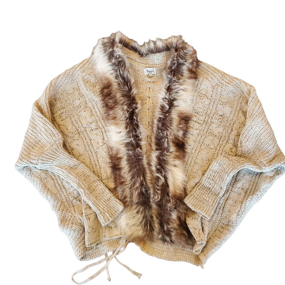 Military Hippie Felicity Fur Collar Trim Batwing Knit Cardigan One Size NWOT - Picture 4 of 7